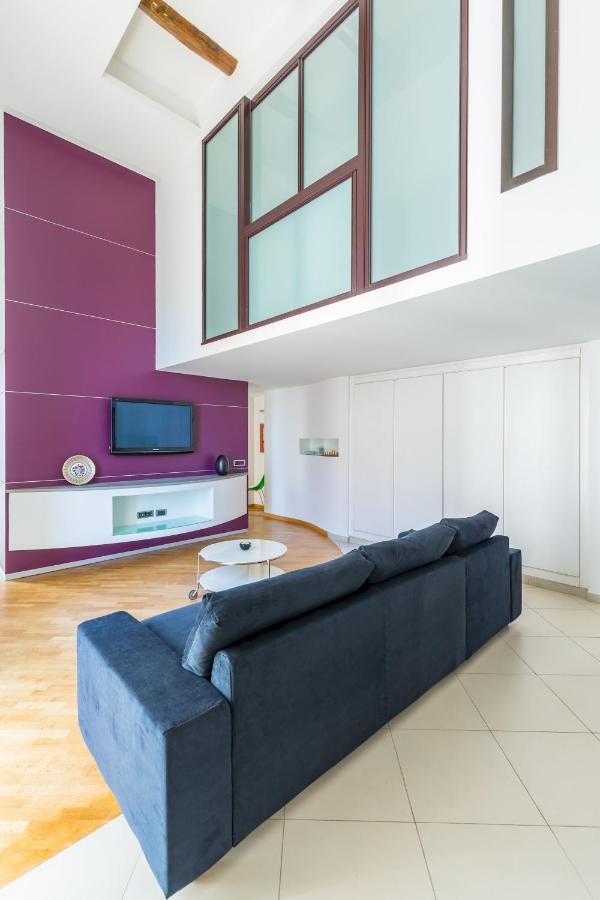 Design & Studio Duplex At National Museum Napoli Esterno foto
