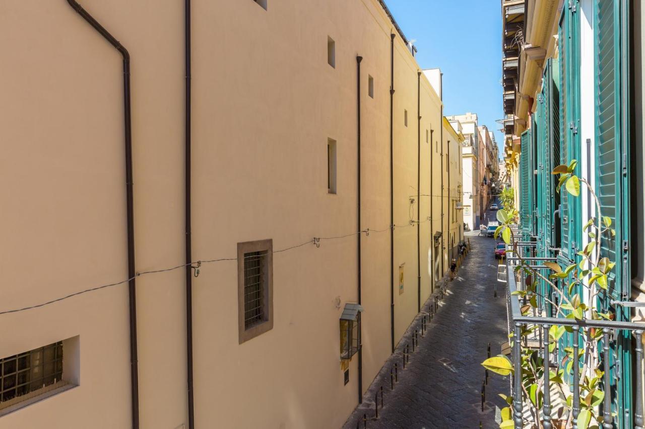 Design & Studio Duplex At National Museum Napoli Esterno foto