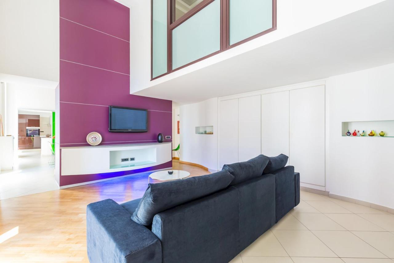 Design & Studio Duplex At National Museum Napoli Esterno foto