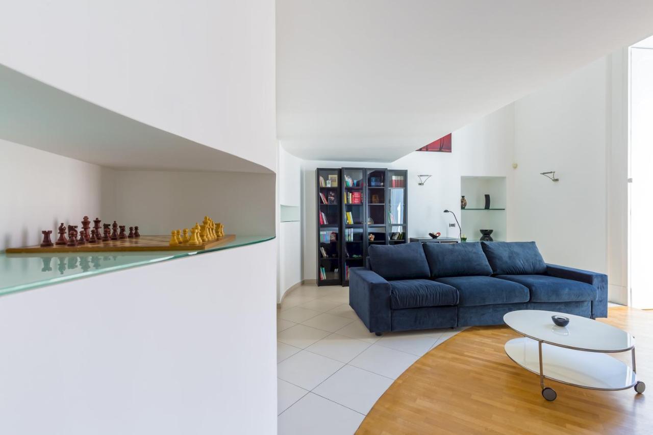 Design & Studio Duplex At National Museum Napoli Esterno foto