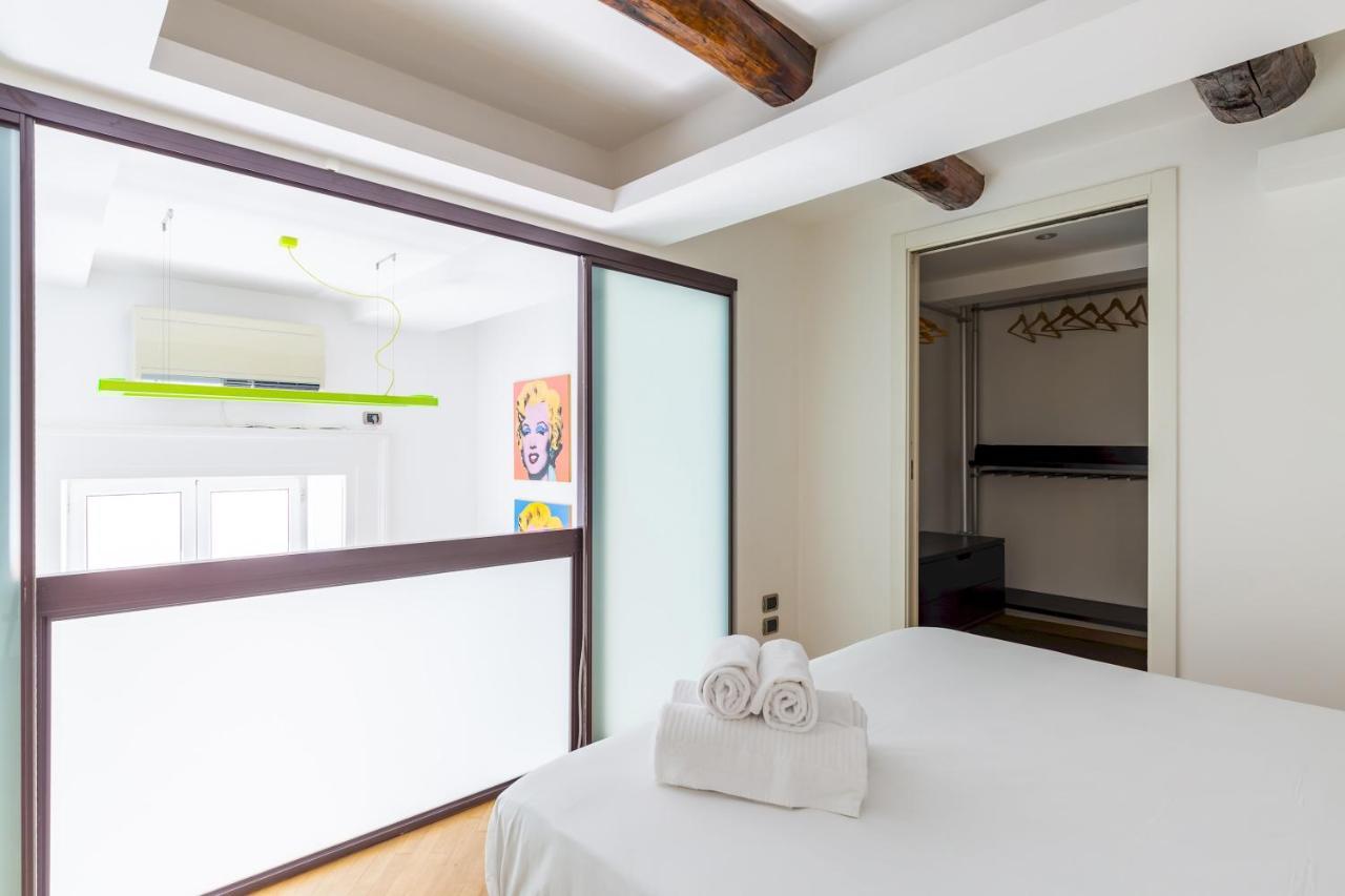 Design & Studio Duplex At National Museum Napoli Esterno foto
