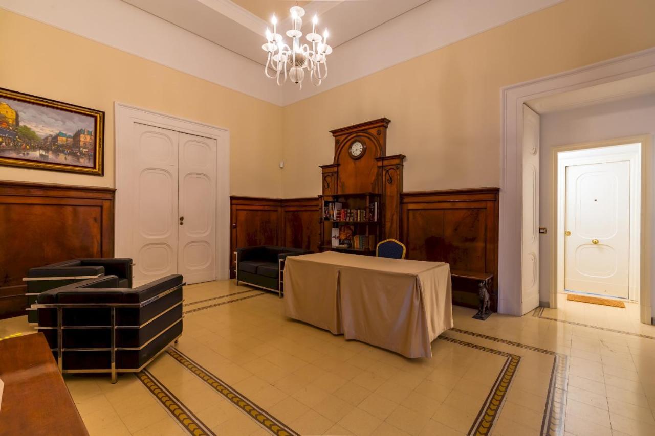 Design & Studio Duplex At National Museum Napoli Esterno foto